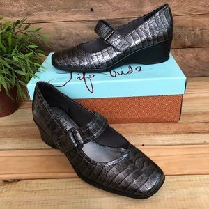 Life Stride dark grey Emma Mary Jane wedge